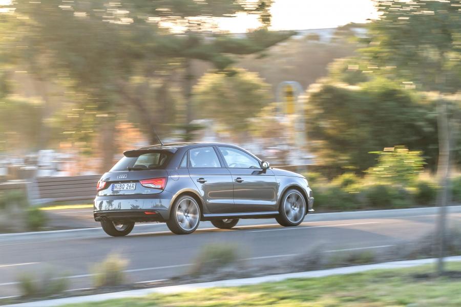 Audi A1 Sportback TFSI S-Line 2015 года  (AU) (фото 20 из 26)